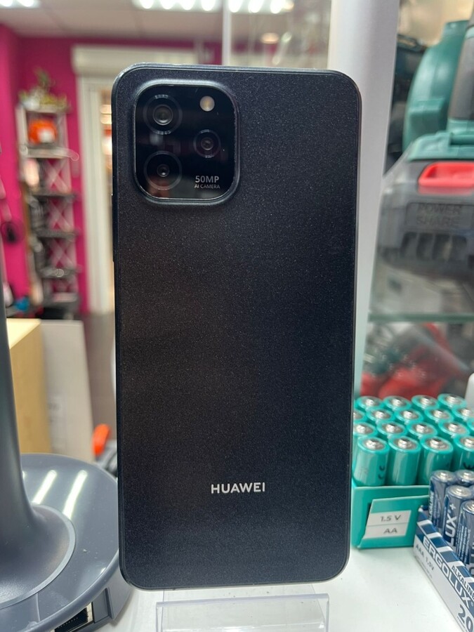 Смартфон Huawei Nova Y61 4/128