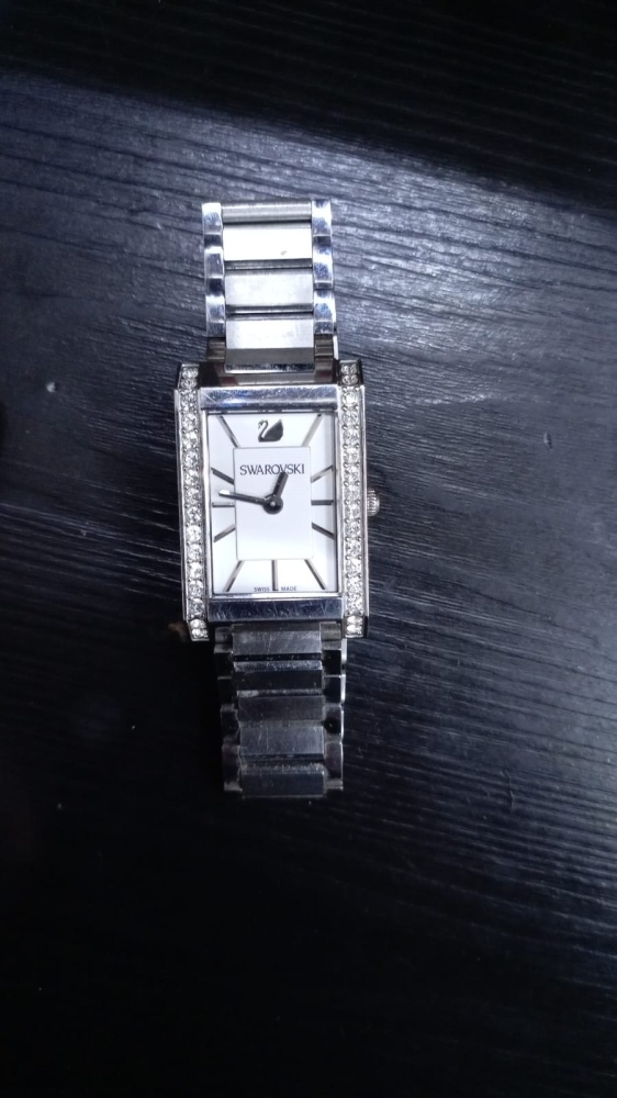 Часы Swarovski
