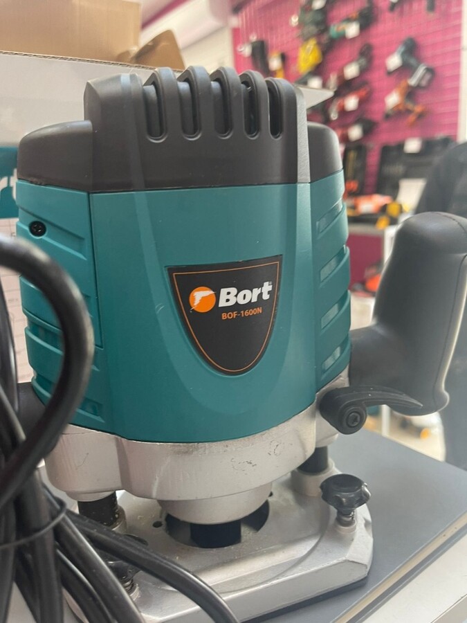Фрезер Bort BOF-1600N