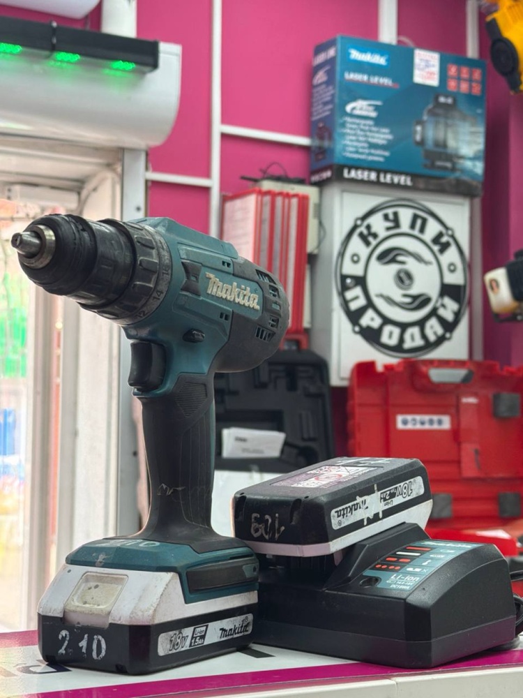 Шуруповерт Makita DF488D