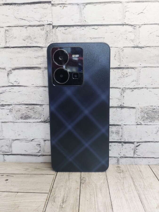 Смартфон Vivo Y35 4/128