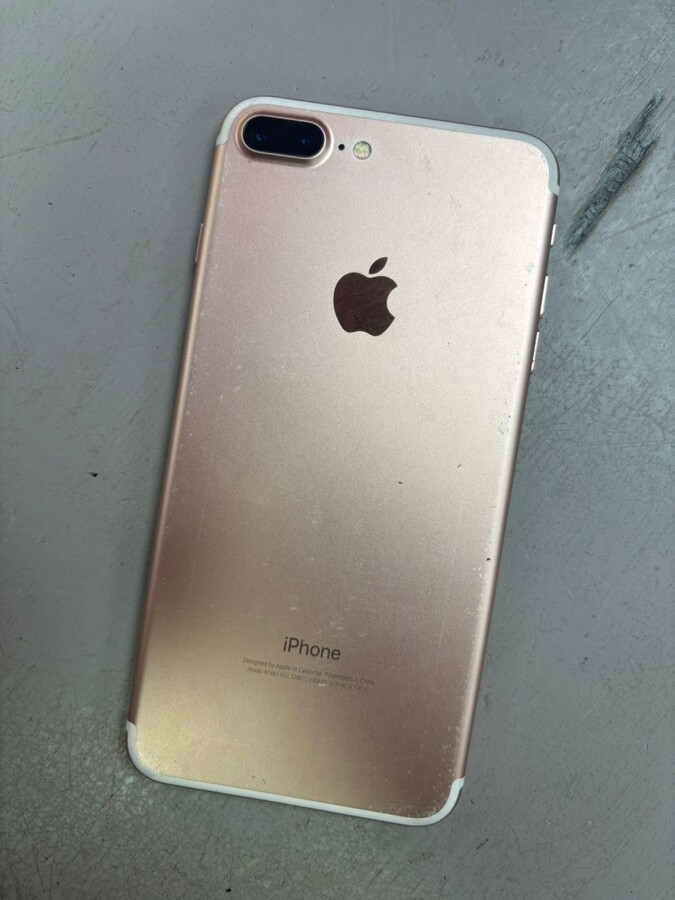 Смартфон iPhone 7+ 128Gb