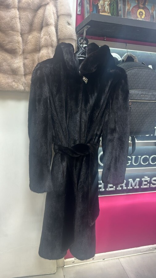 Шуба Норка -46-48 черная с кап