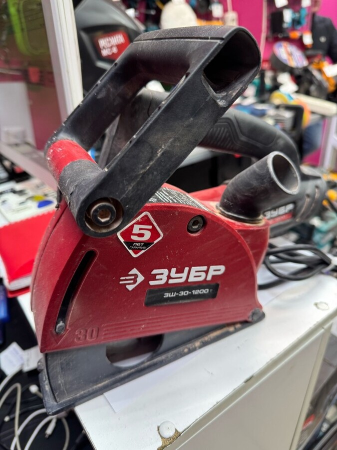 Штроборез Зубр зш 30-1200Т