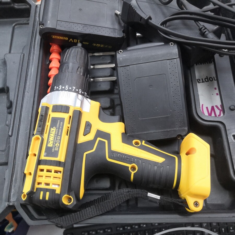 Шуруповерт dwalt