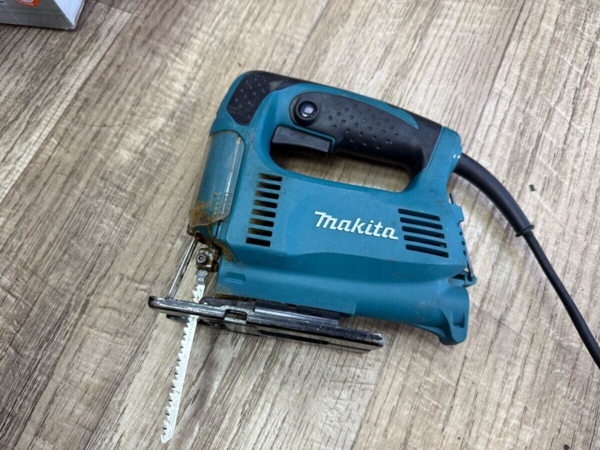 Лобзик Makita 4326