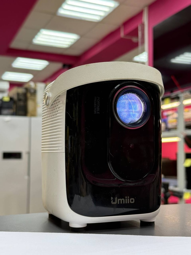 Проектор Umiio a007