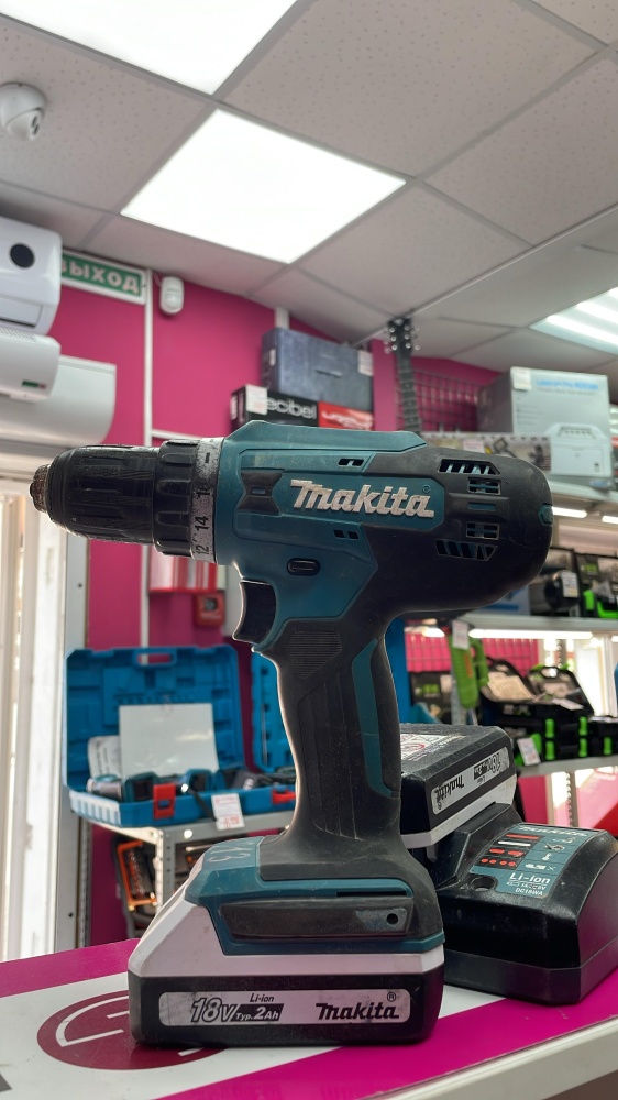 Шуруповерт Makita DF488D
