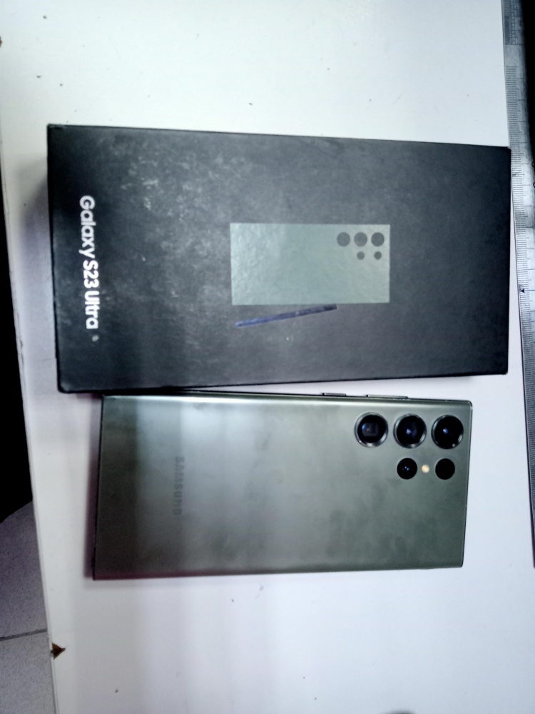 Смартфон Samsung S23 ultra