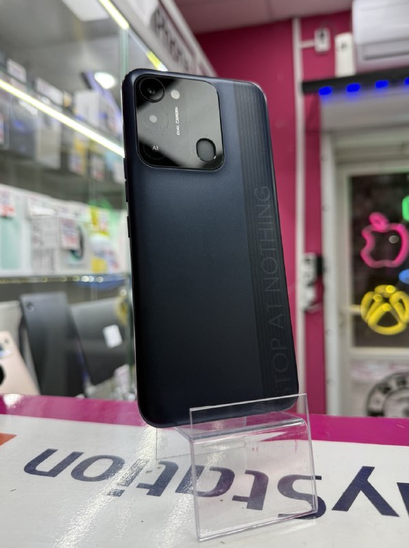 Мобильный телефон Tecno Spark 8C 4/64gb