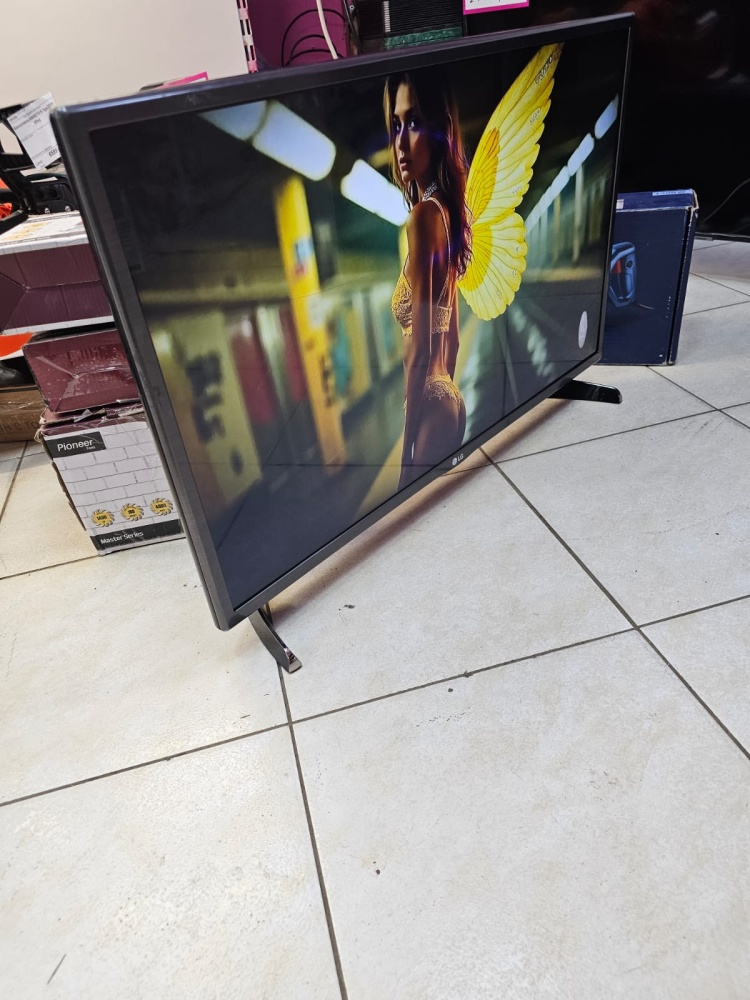 Телевизор LG 32LF562v