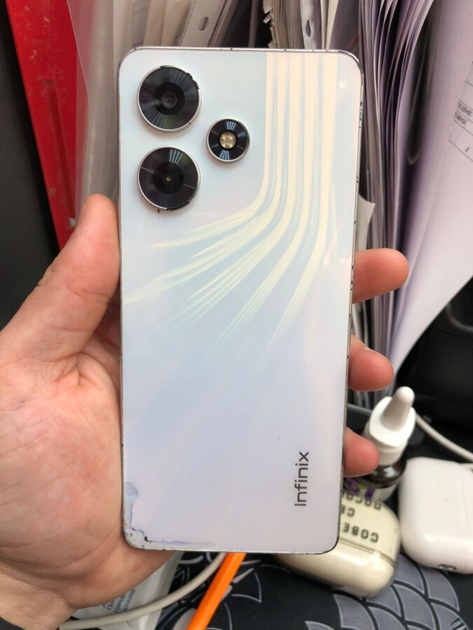 Мобильный телефон Infinix hot 30 4/128