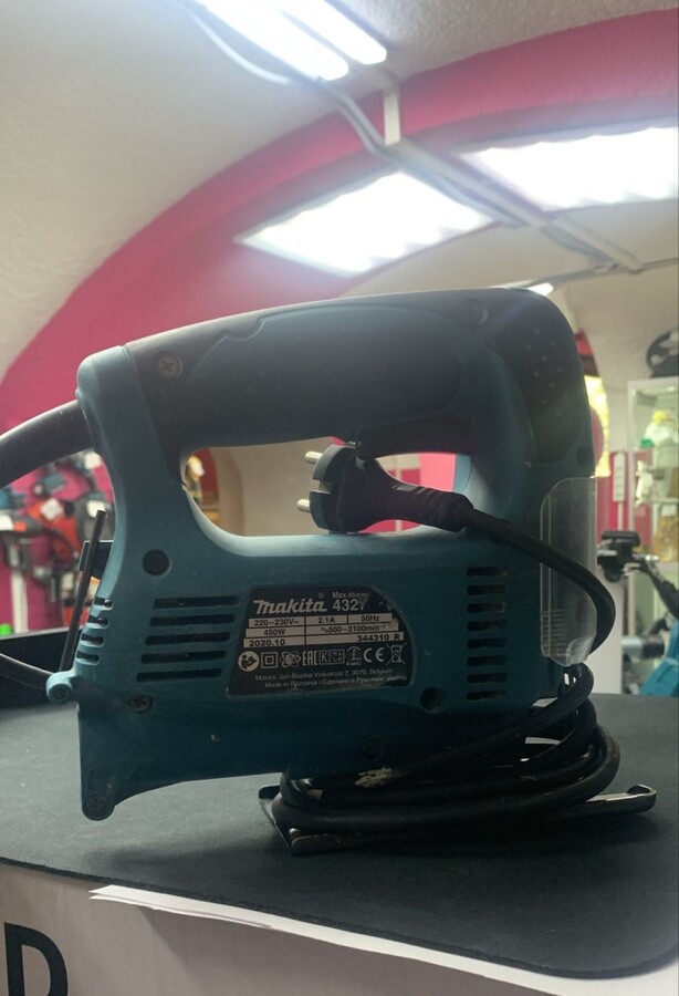 Лобзик Makita 4327