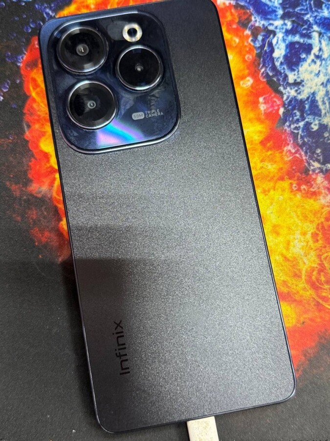 Мобильный телефон Infinix hot 40 8/256