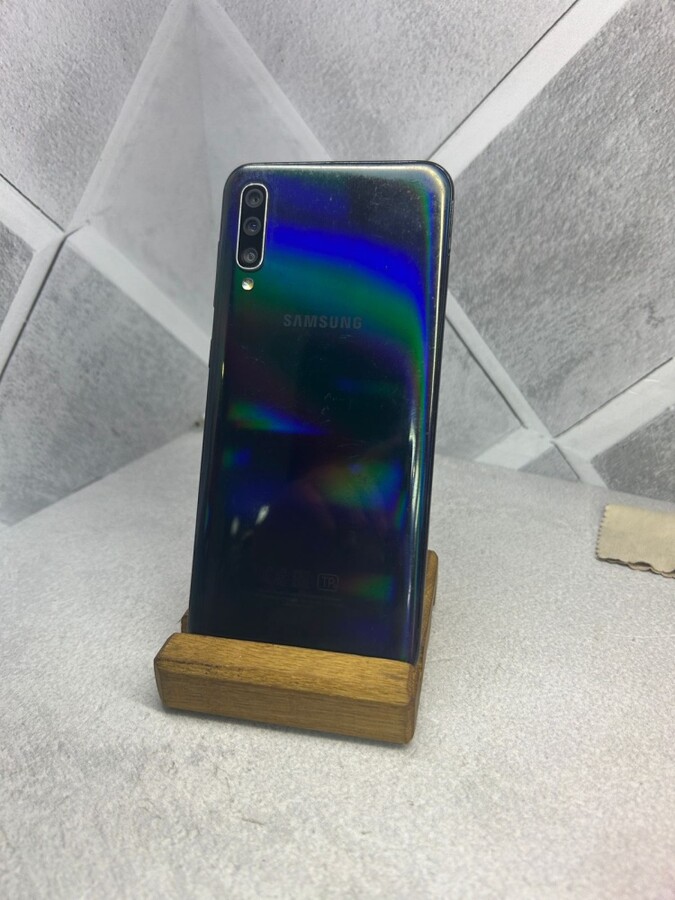Смартфон Samsung A50 4/64