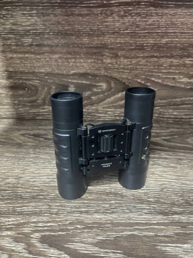 Бинокль 10/25  BRESSER compakt