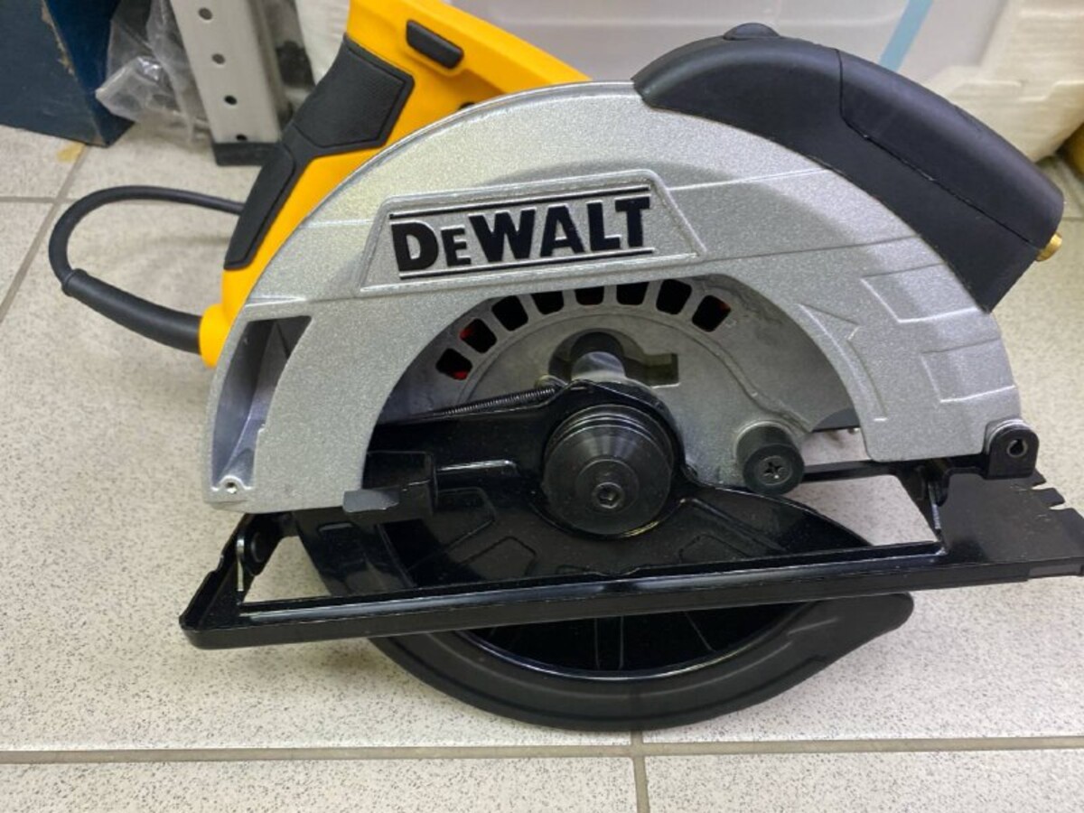 Дисковая пила Dewalt DWE575