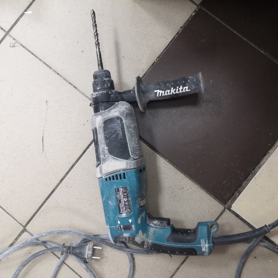 Перфоратор makita HR2470