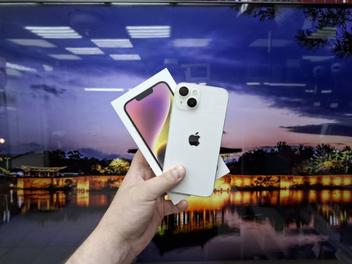 Смартфон iPhone 14