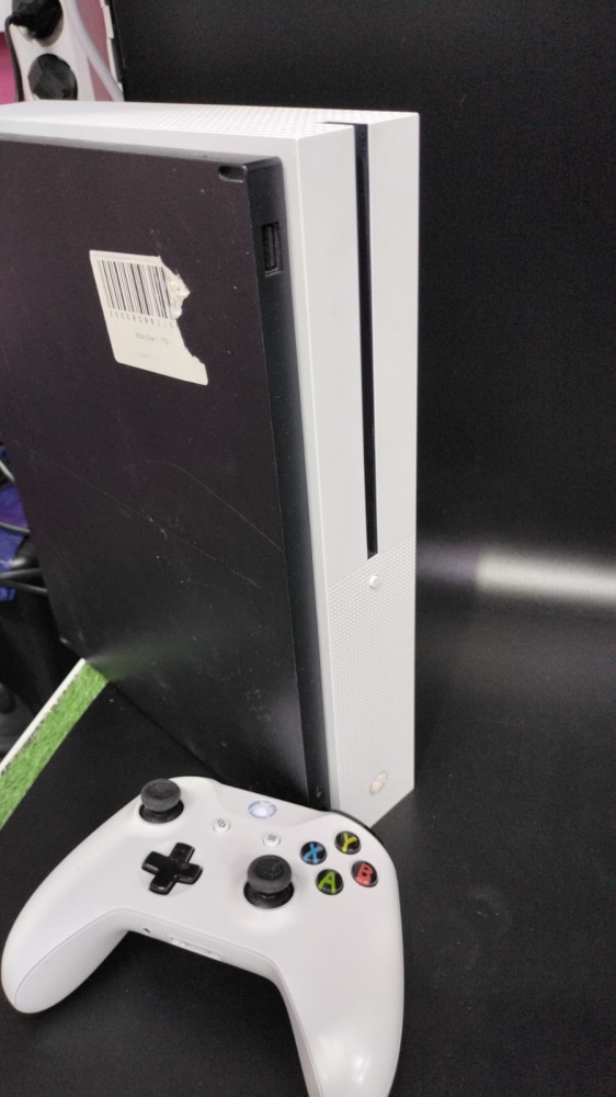 Игровая приставка XBOX ONE S